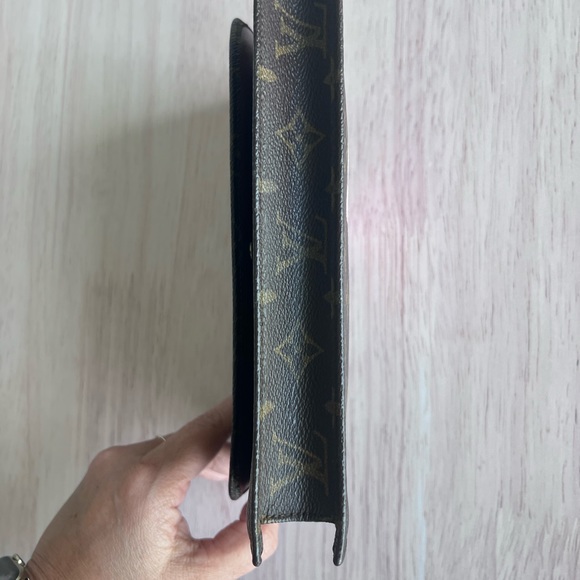 Louis Vuitton vintage clutch wallet hand paired and sealed Vivienne inspired. - Picture 7 of 12